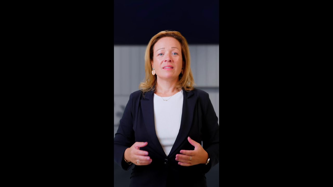 What does the reticle stage do in a High NA EUV lithography machine? | ASML