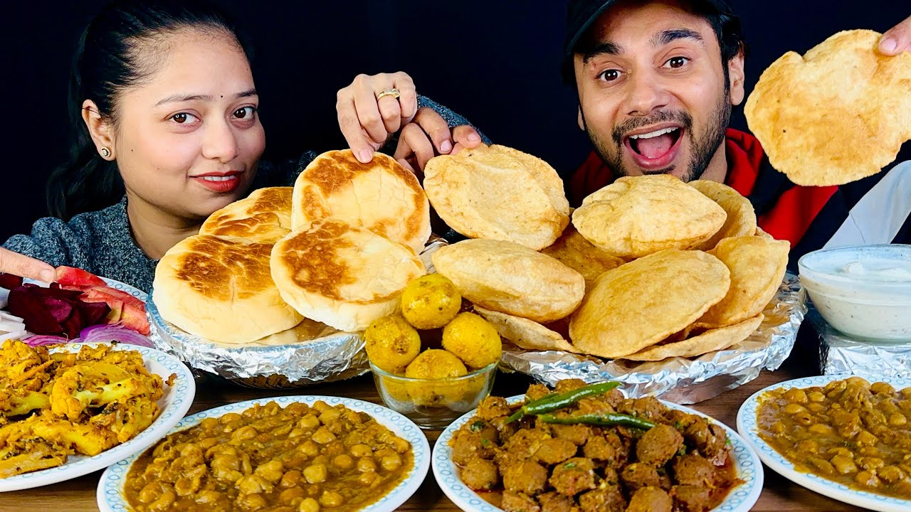 Eating Pindi Channa , Masala Soya, Fried Aloo Gobhi With Puri & Kulcha | Mukbang 