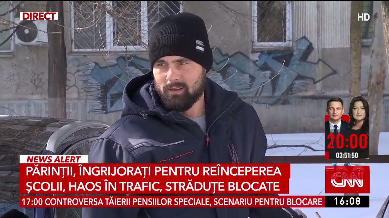Femeie rănită de o bucată de gheață căzută de pe acoperiș