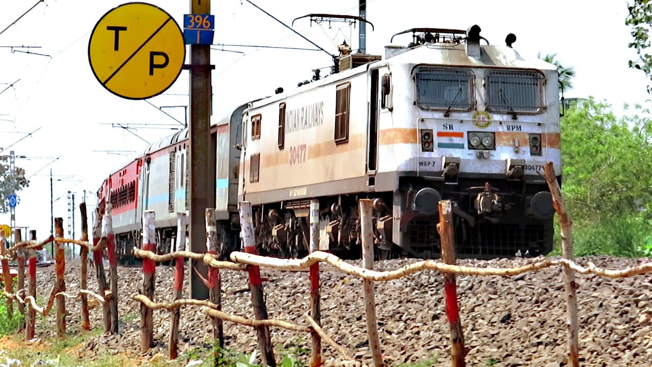 DURONTO SPECIAL With Beautiful Curve | Chennai Central - Hazrat Nizamuddin || AVK Trainzone