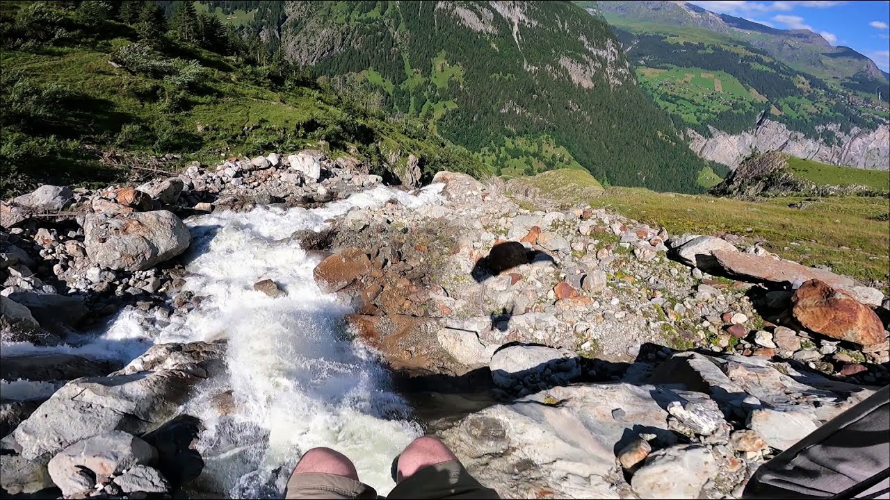 Stylish speedflying lines - Lauterbrunnen - Over the glacier
