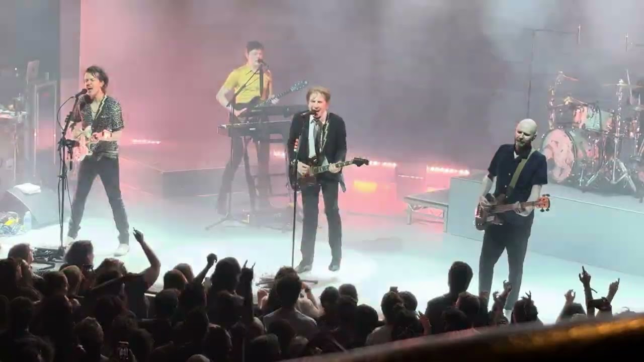 Franz Ferdinand live in Paris (La Cigale) - February 27, 2025 - Love Illumination,Take Me Out,Hooked
