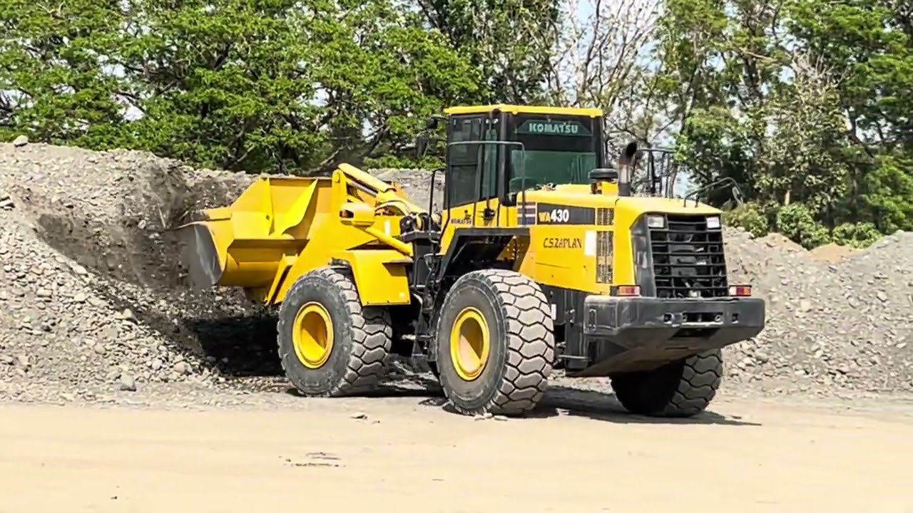 KOMATSU WA 430 Heavy Equipment Operator