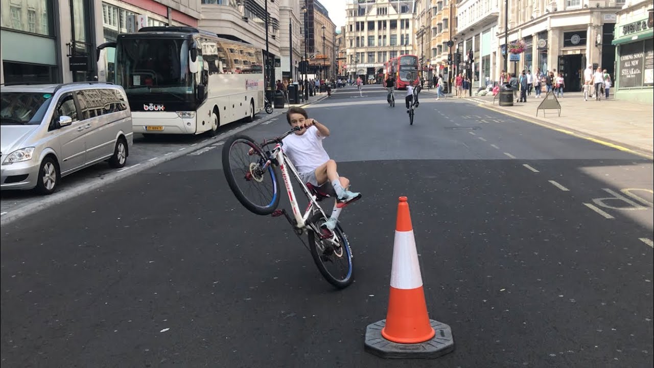 WHEELIE SESH DOWN ONE OF LONDONS STEEPEST HILLS!!