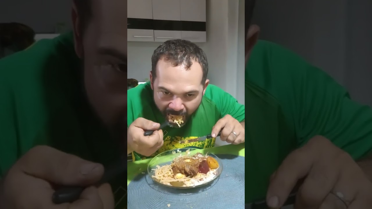 COMENDO MEU LANCHE DA TARDE 