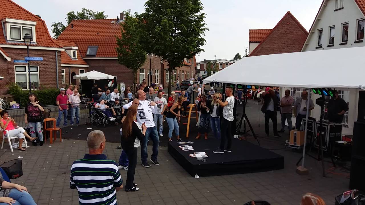 Zanger Justin Tonnema op de Pathmos Meimarkt 2016
