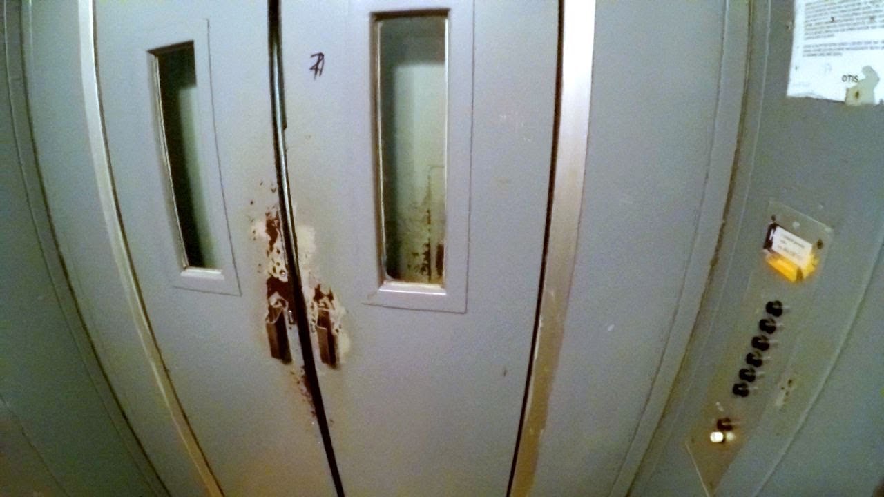 Elevator Experiment - Levitation in a lift & a ghost ride with open doors