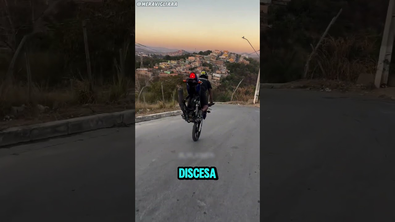 La Ruota Si Stacca in Pieno Spettacolo! 🏍️😱