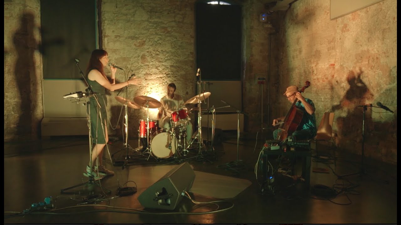Nihan Devecioglu, Sasha Agranov i Oriol Roca al Convent de Sant Agustí