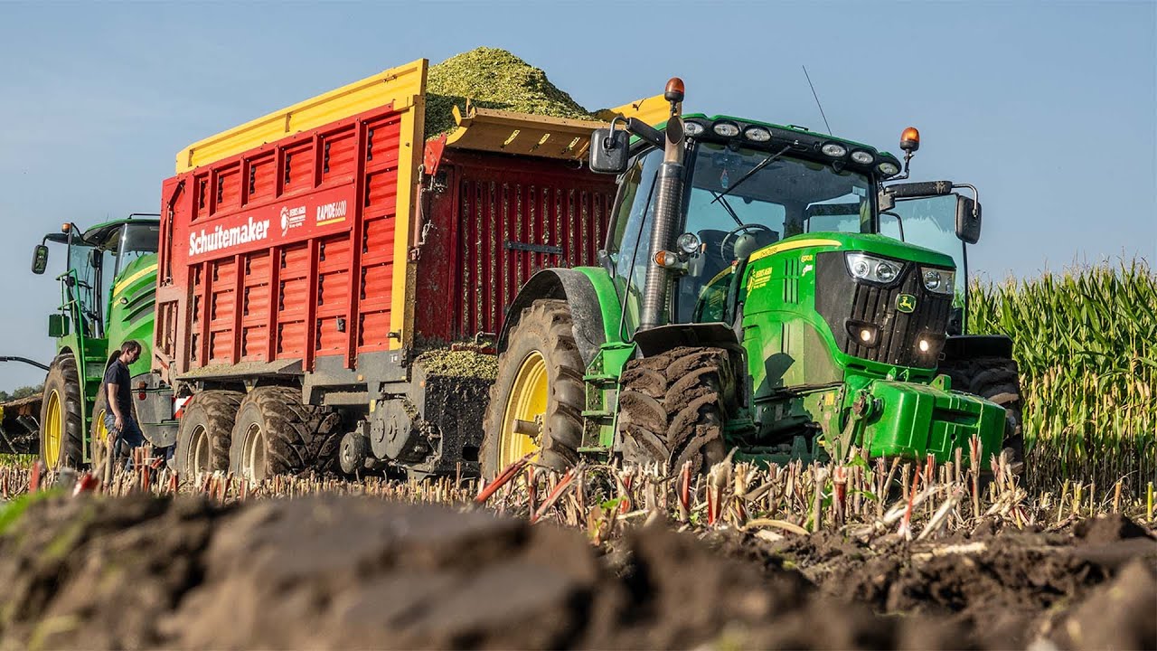 Mais Silage 2021 | Stuck in the MUD with 2x John Deere 8400i | Derks Agra