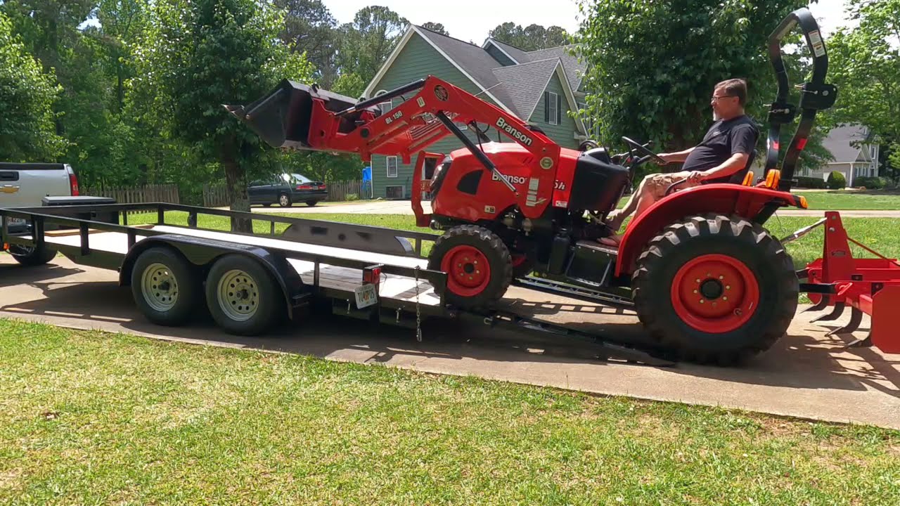 Loading Up & Chaining Down My Branson 2515h Tractor
