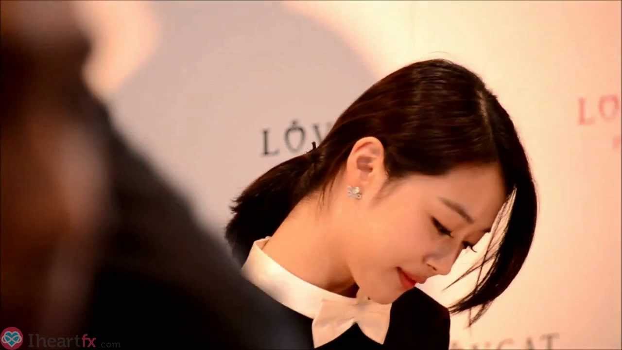 [FANCAM] 131012 f(x) Sulli at Lovcat Fan Signing