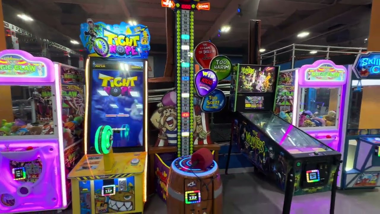 Sky Zone Trampoline Park (Oaks PA), 4K arcade walkthrough & tour, June 2024