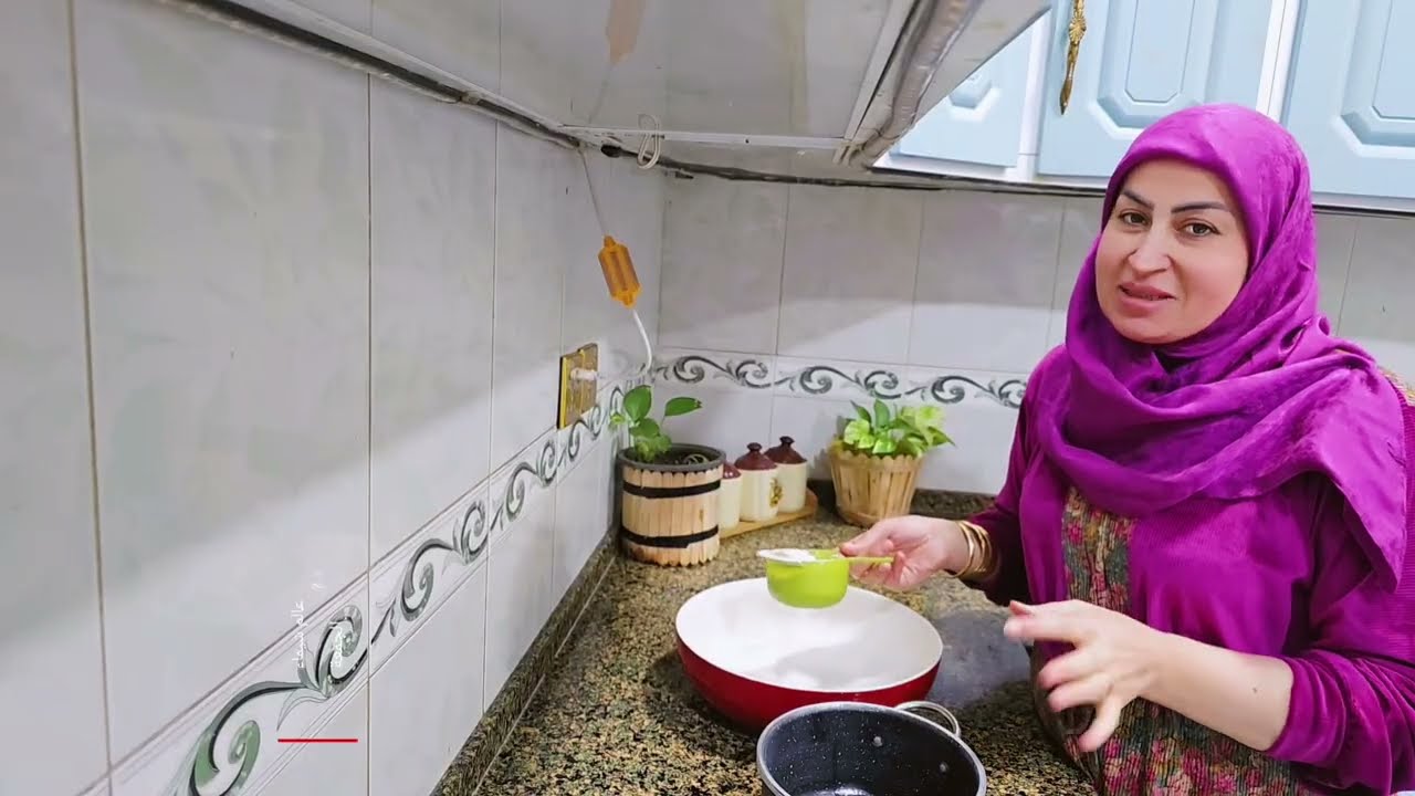 ياطلابة ام ورده الماتخلص/سويتلكم عجينه بالمحسن الكورص