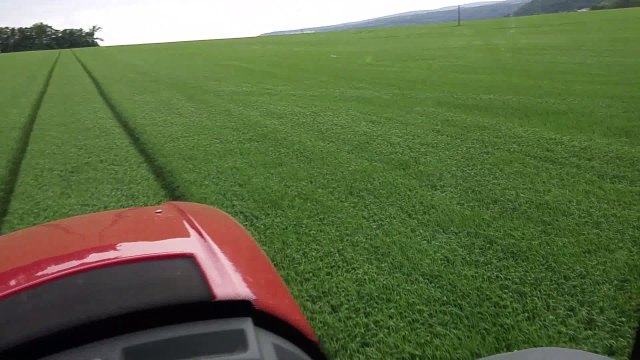 HORSCH Leeb PT 330 při fungicidn&iacute;m o&scaron;etřen&iacute; ječmene v akciov&eacute; společnosti Rostěnice