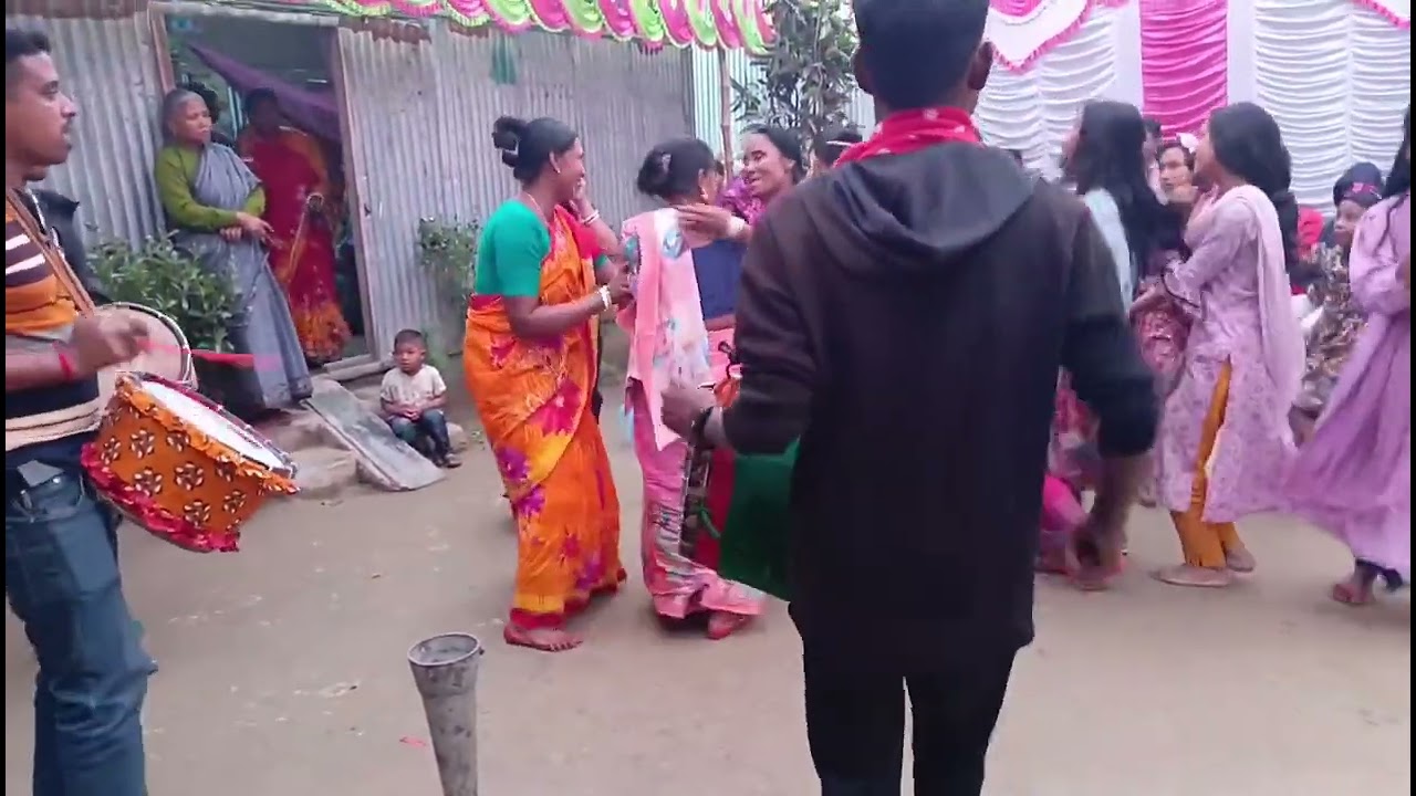 বিয়ে বাড়ির নাচ//@ঢোলের বাজনা #viral #video Kazol Kibordist