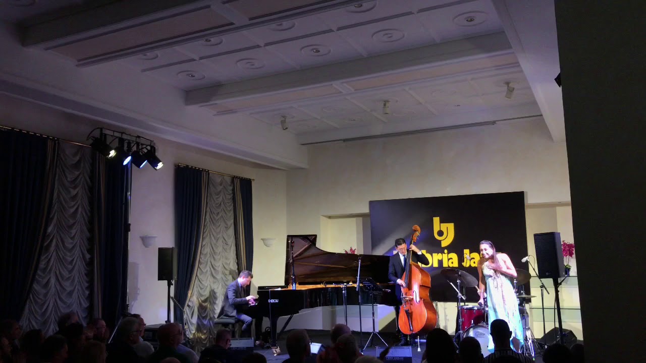 Veronica Swift and Benny Green trio at Umbria jazz 2019: «I get a kick out of you»