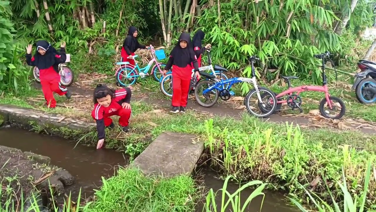Kegiatan sehat bugar anak-anak kelas 2 SDN Selosari 2 Kec. Kandat Kab. Kediri 