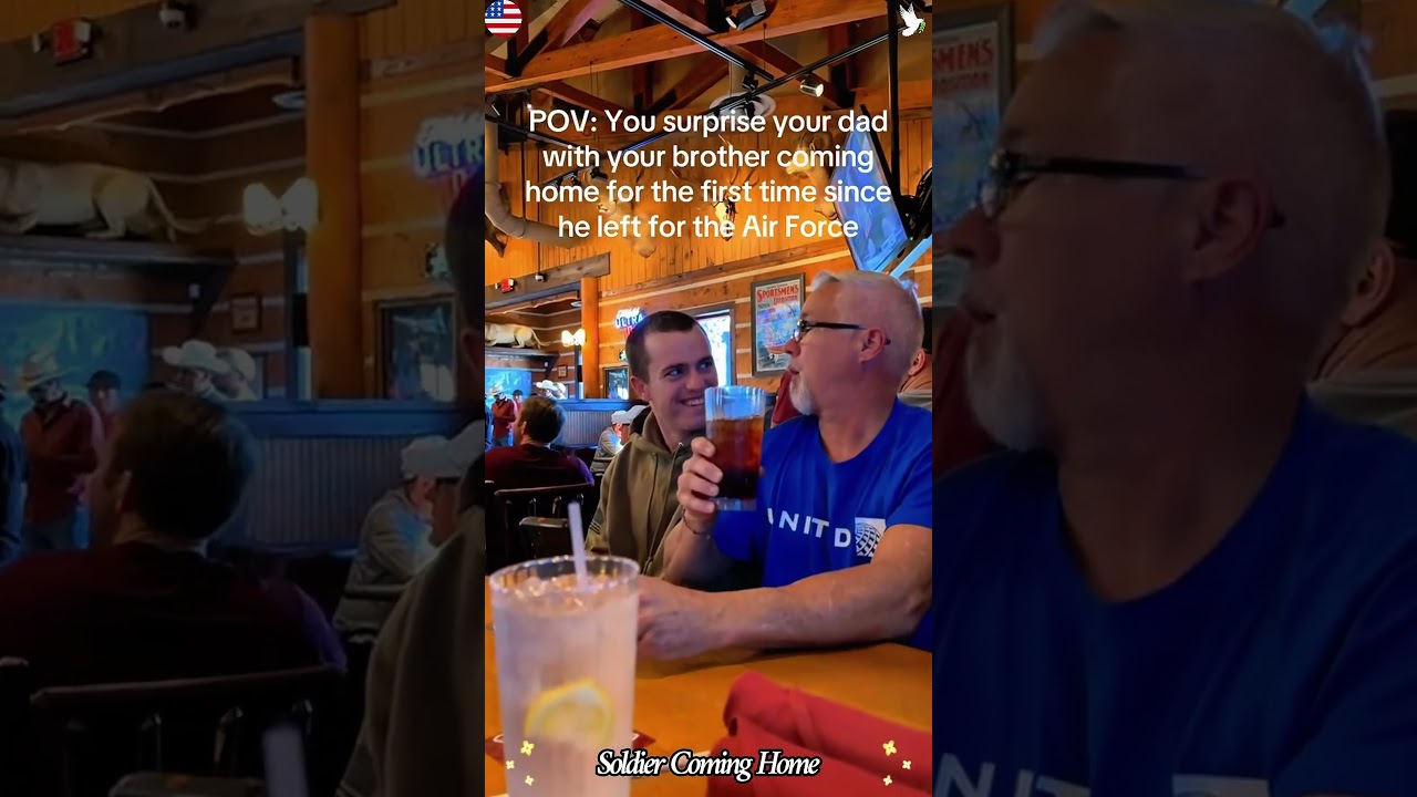 Soldiers coming home.family reunion#usa🇺🇸 #surprise #reunion #soldier #familytime #cominghome
