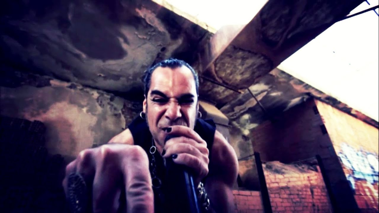Red Crystal - Parole e Decollet&egrave; - Video Ufficiale (HD)