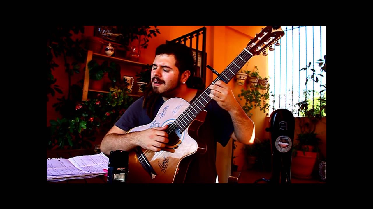 Alvaro Ruiz performs Guitarra Mía