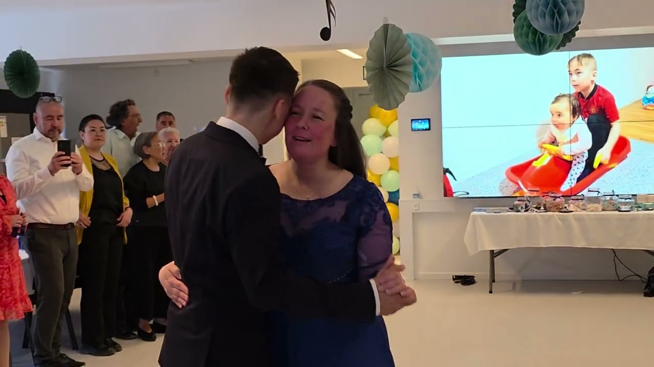 @Oskarthefounder konfirmation 2025 dans med mor ❤️