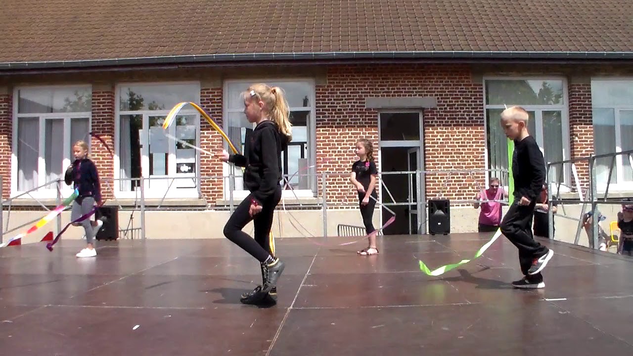 Faded - Alan Walker. Choregraphy from a school festival. Northern France