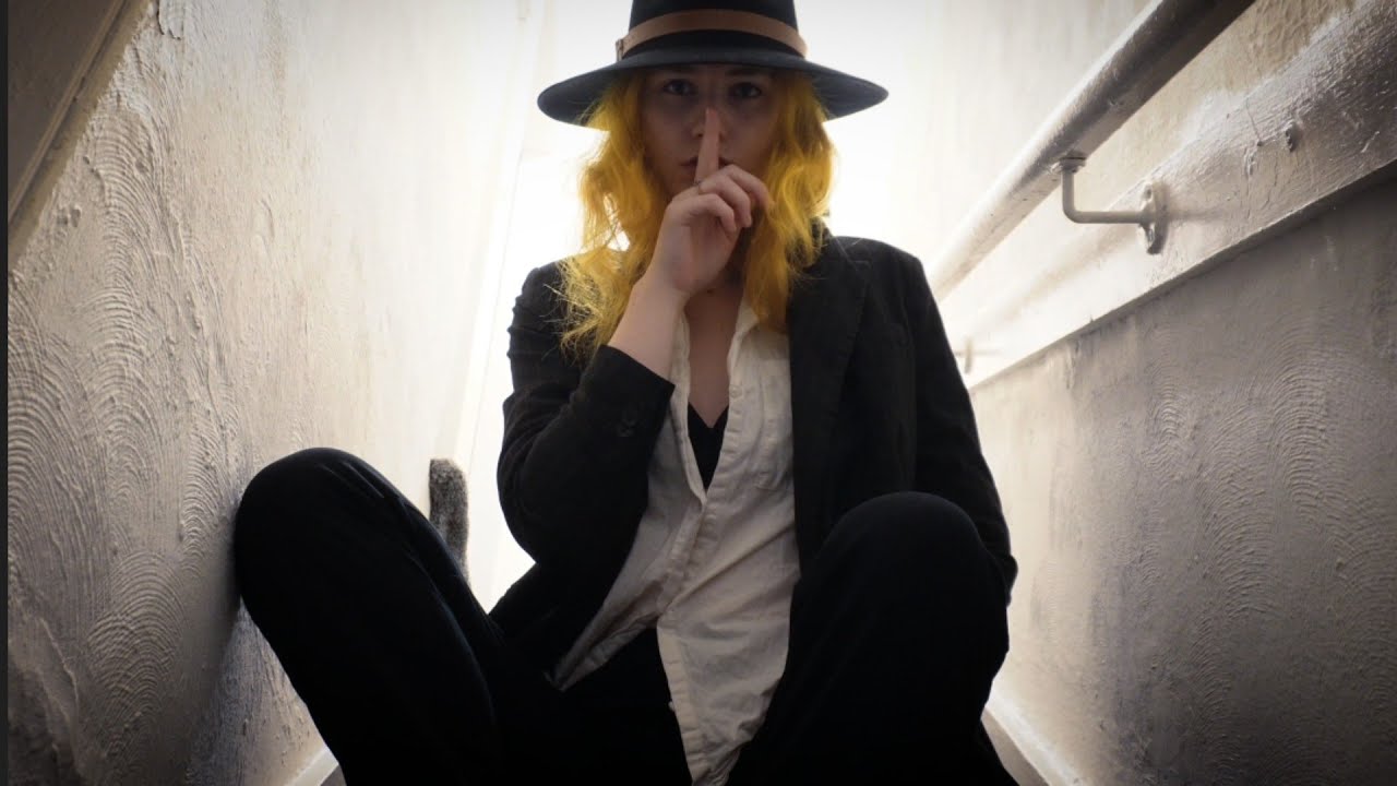 Mabel Winter - 'La Dolores' M/V