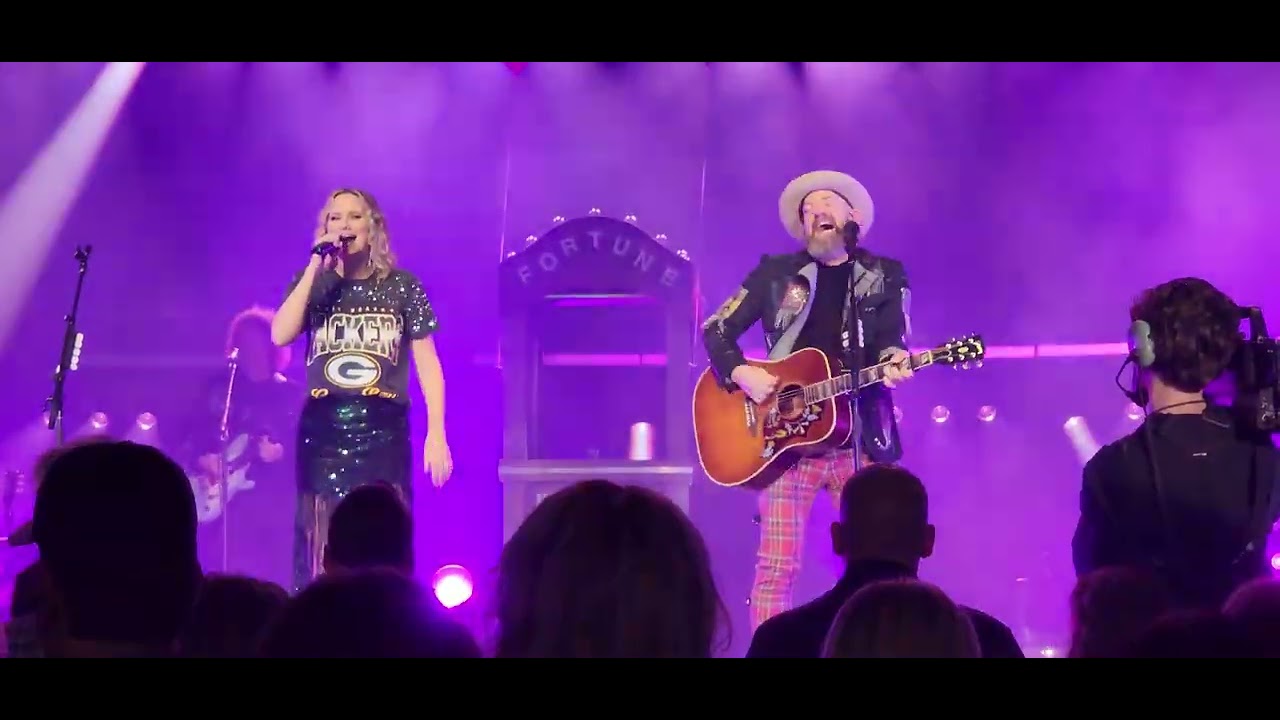Sugarland - Everyday America (w/ Pink Pony Club) - Resch Center in Green Bay, WI 