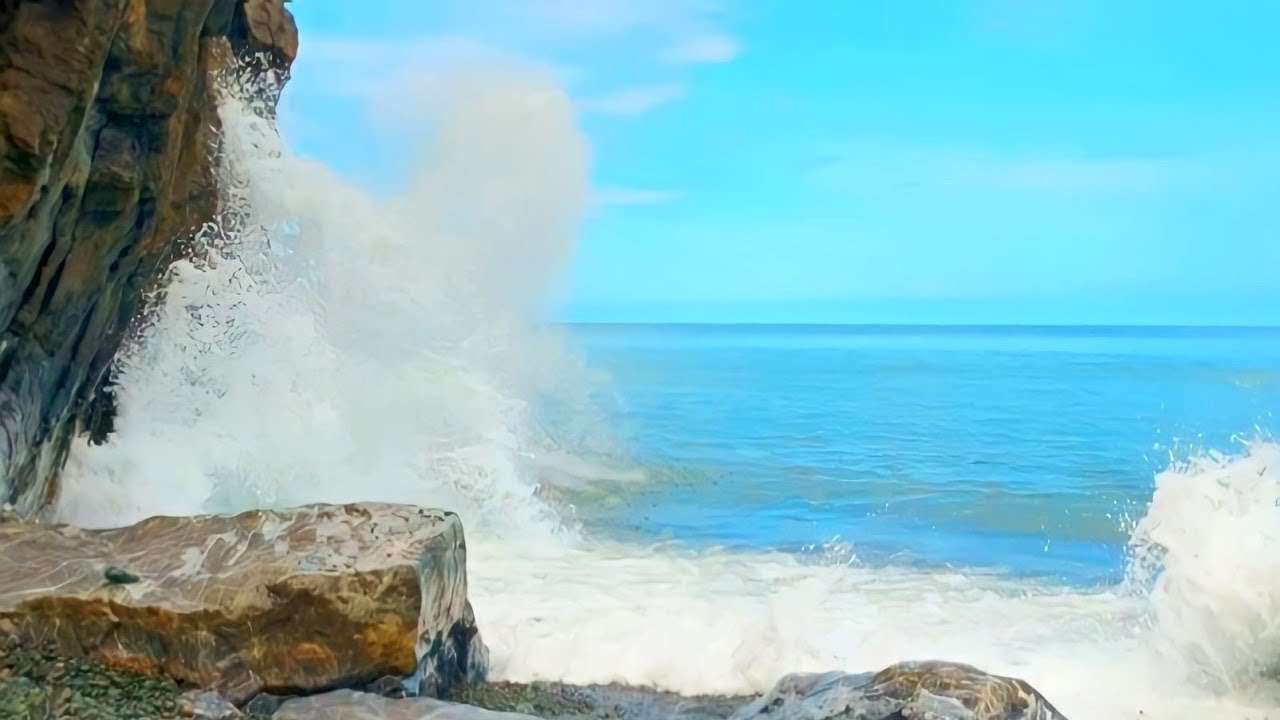 Feel the Sound of Huge Waves Hitting the Huge Cliff That Makes You Sleep Soundly Until Morning