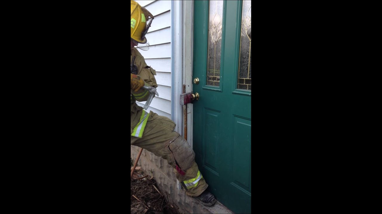 Single Firefighter Forcible Entry - Residential Door