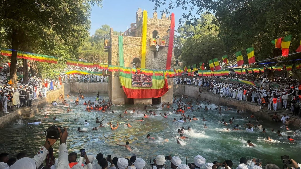 🔴 ከዛፍ ላይ ዝላይ ‼️  የአጼ ፋሲል ጥምቀተ ባህር እና የጎንደር ወጣቶች 