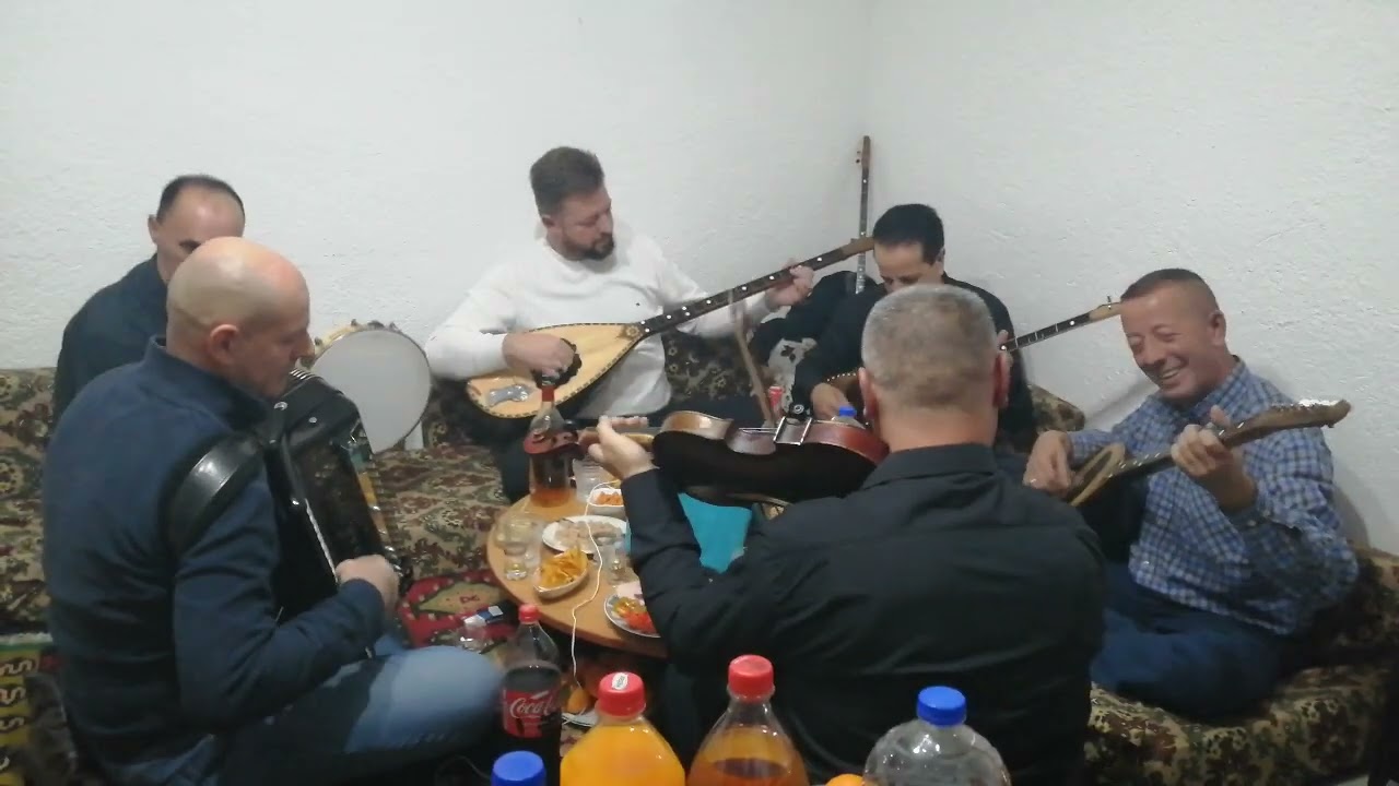 Valle - Beqir Isufi & Avni Bega  dhe grupi