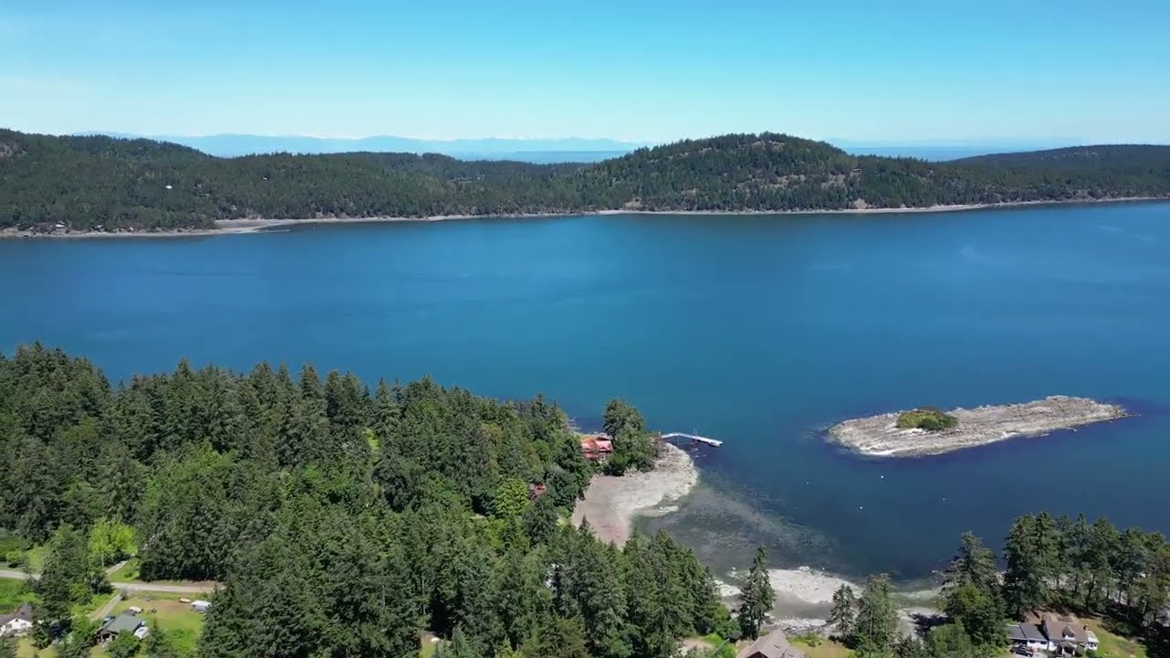 Island Character Home with Ocean Views - 4214 Clam Bay Rd, Pender Island, BC