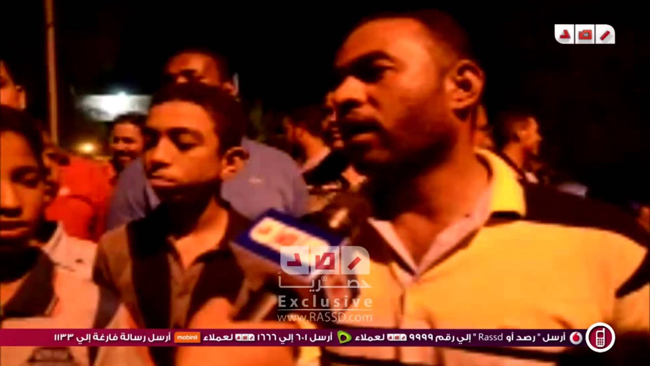 اهالى قريه المنيره بالوادى الجديد يقطعو الطريق اعتراض على انقطاع مياه