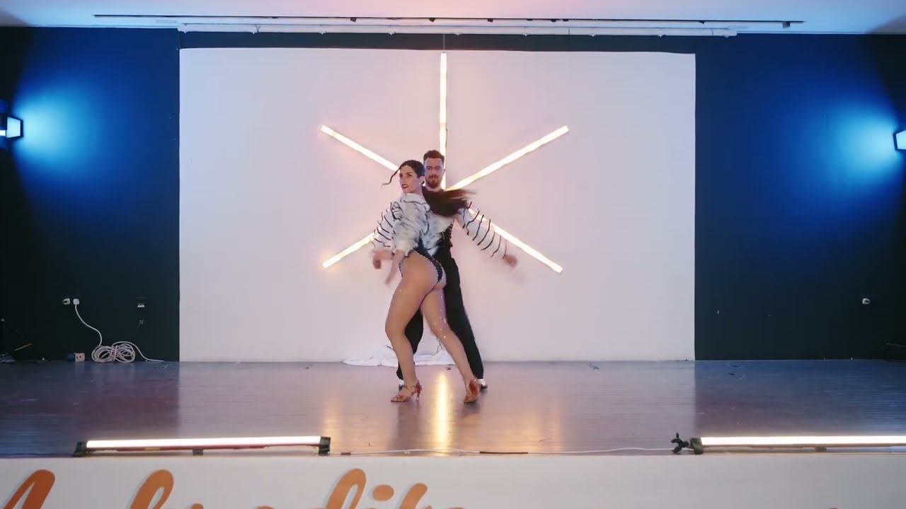 Los Fariseos/Jala Jala - Discos Fuentes | Pablo & Adriana | @AphroditeBachataExperience