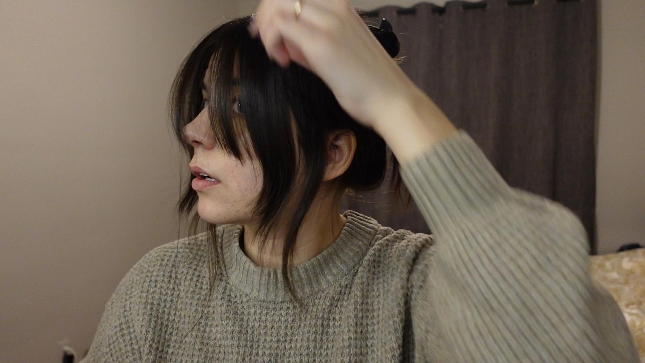 cutting my bangs (again)