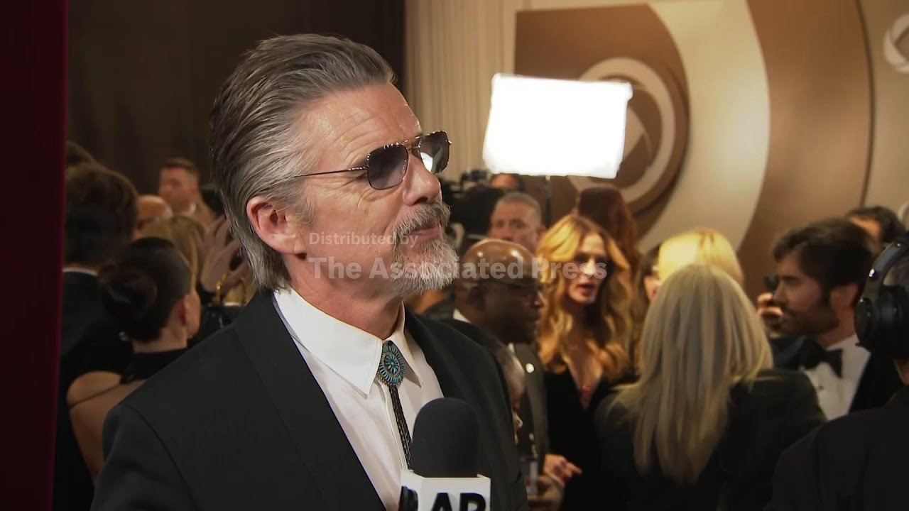 Ethan Hawke says it's important to surround yourself with good friends