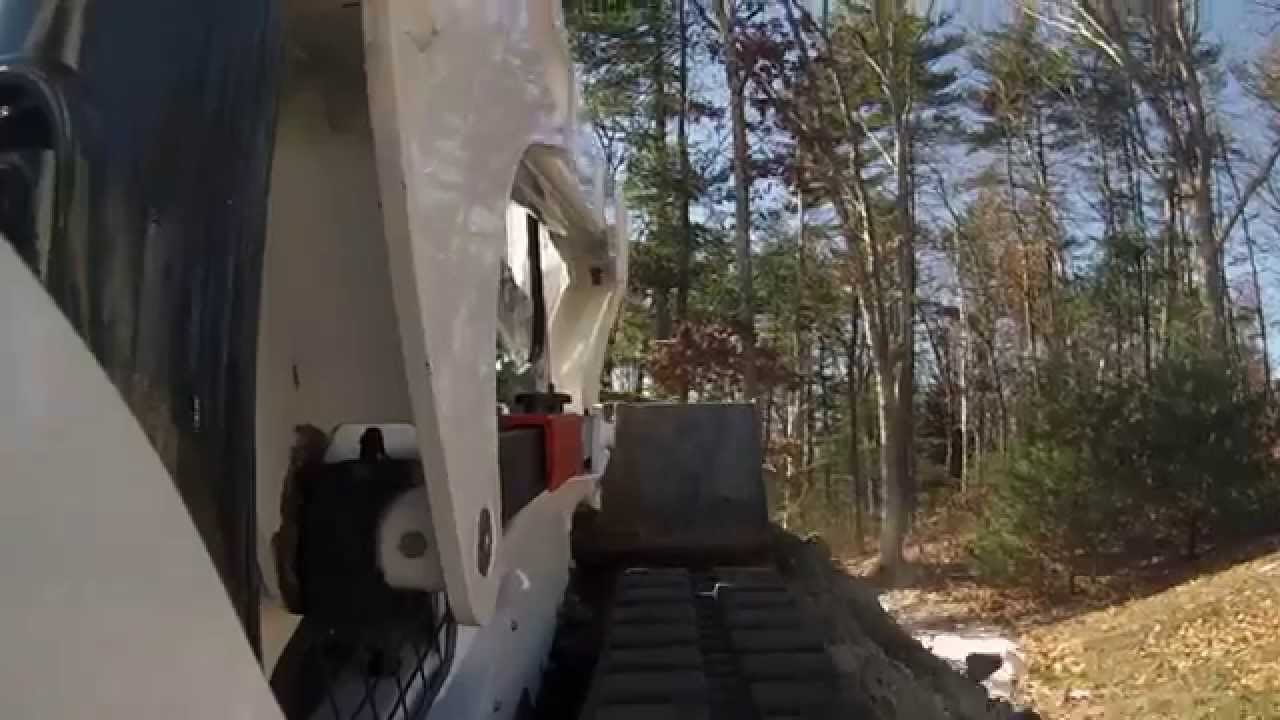 Bobcat T870 Spreading Fill