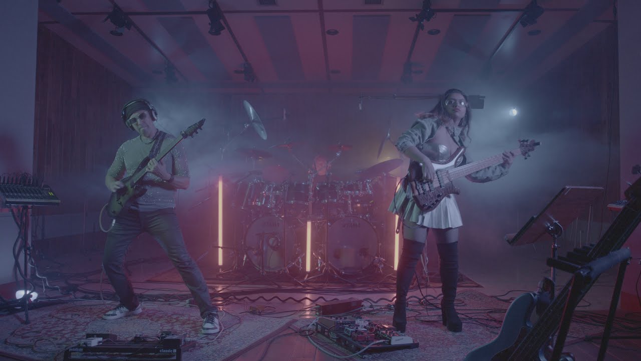 DarWin – Man Vs Machine (HD Official Video) (With Simon Phillips, Mohini Dey, Greg Howe)