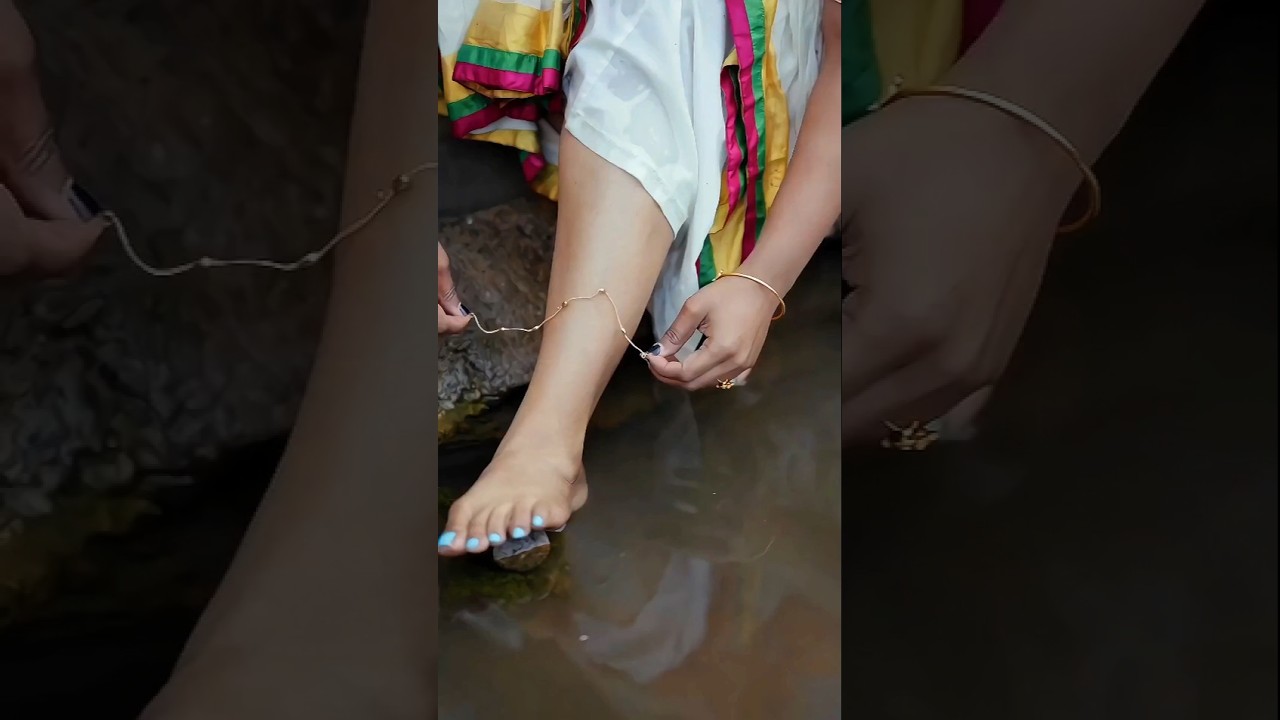 Beautiful Feet and Anklets in Saree 😍🥰 instagram model anusha 