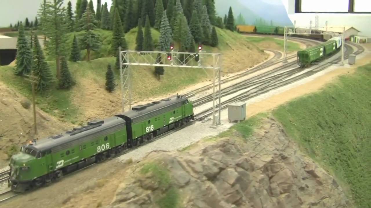 Awesome HO Scale BN Model Train Layout in HD - 2-21-2009