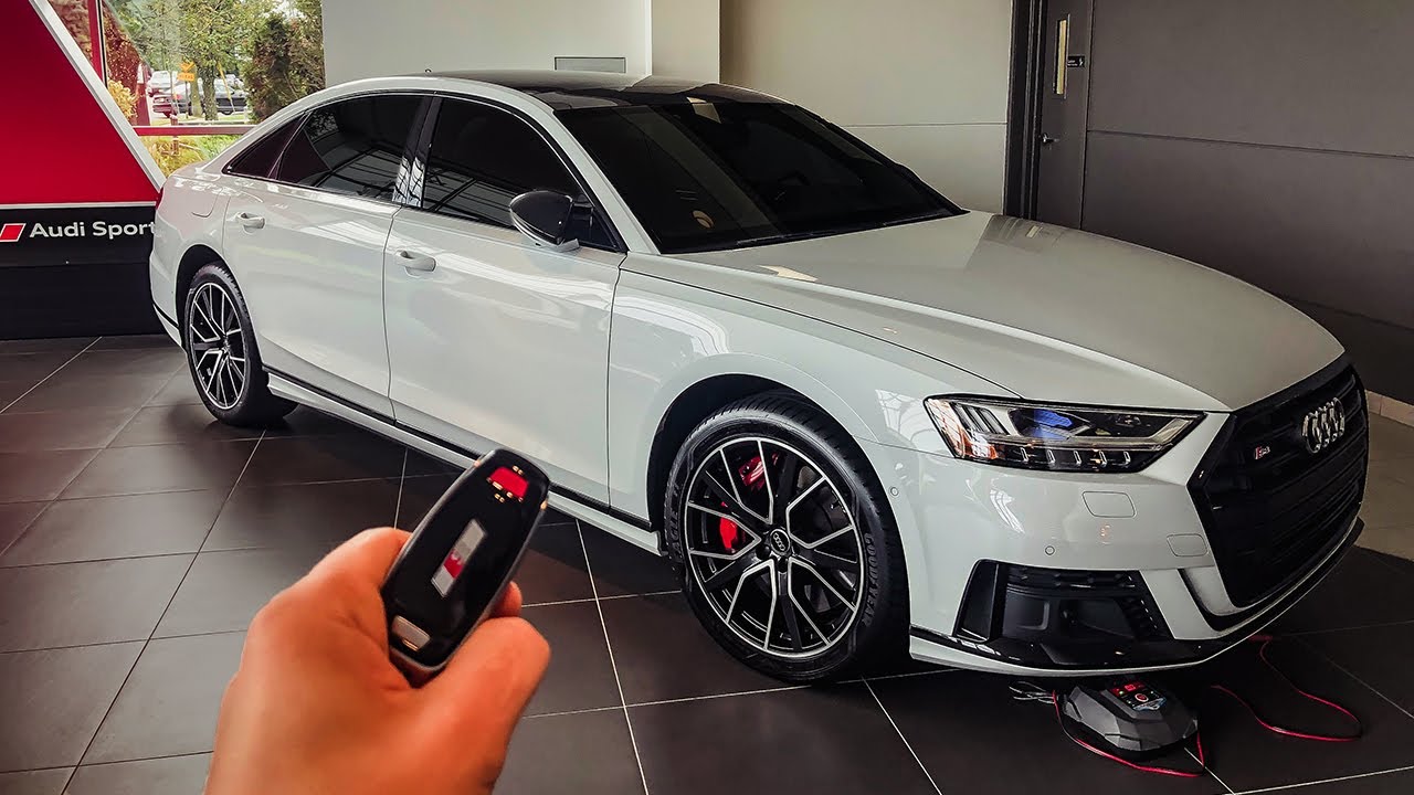 2020 Audi S8 (Fast Luxury Sedan) Walkaround Review Interior Exterior in Glacier White Metallic