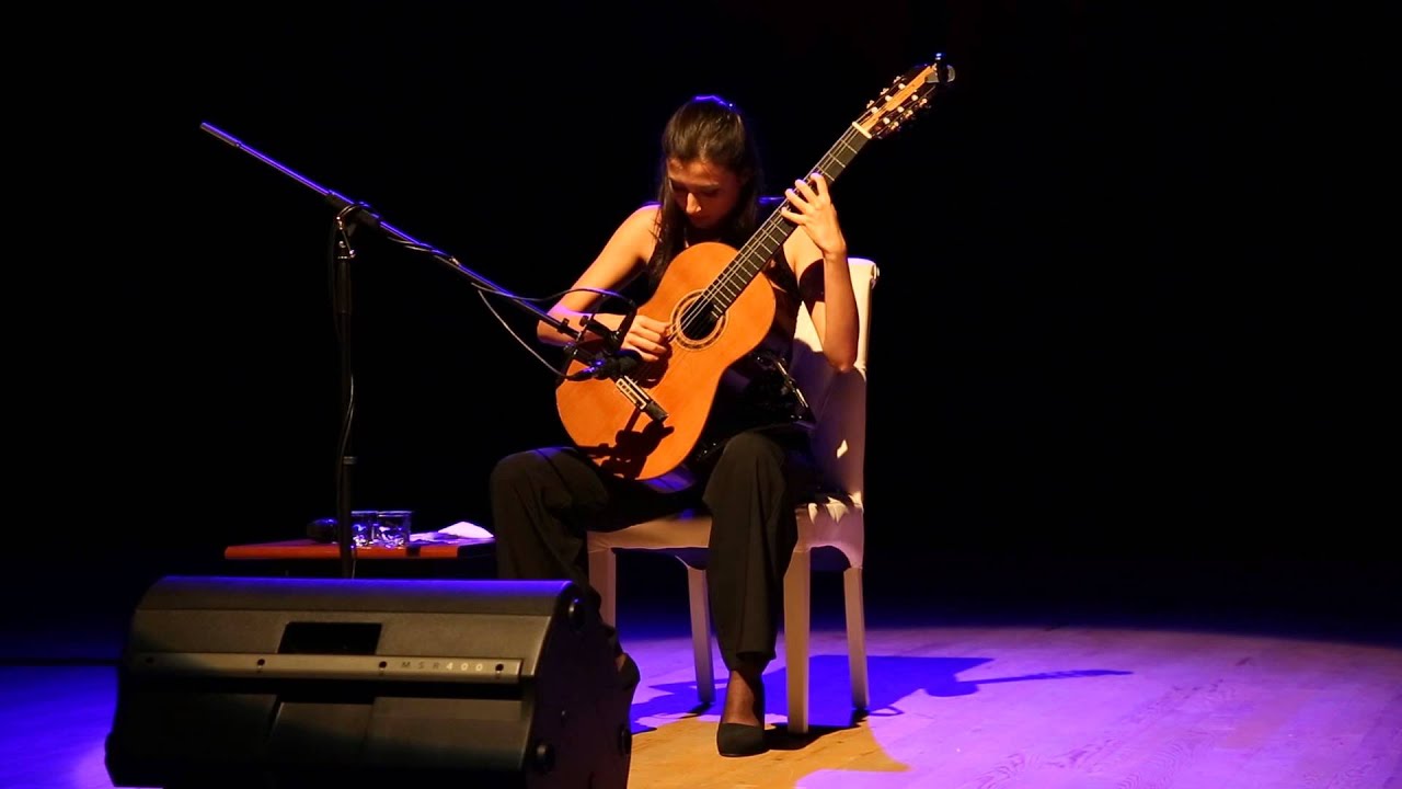 Begül Erhan - Kara Toprak (Anatolian Folk Song)
