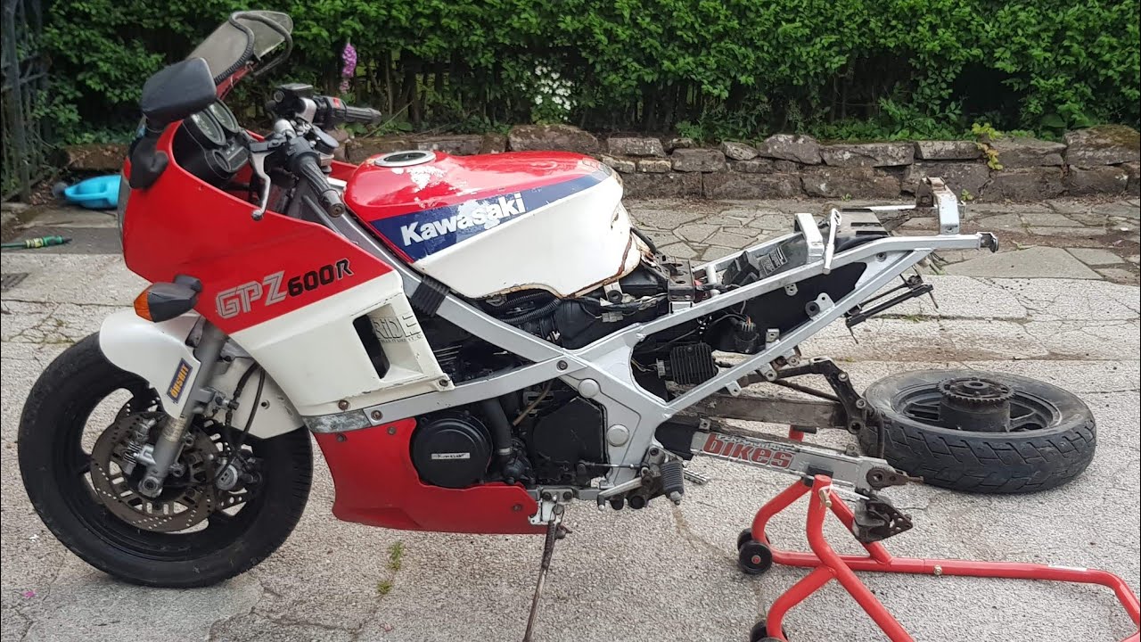 1985 Kawasaki GPZ600R Ninja Barn Find Restoration. Pt. 8. Compression test.