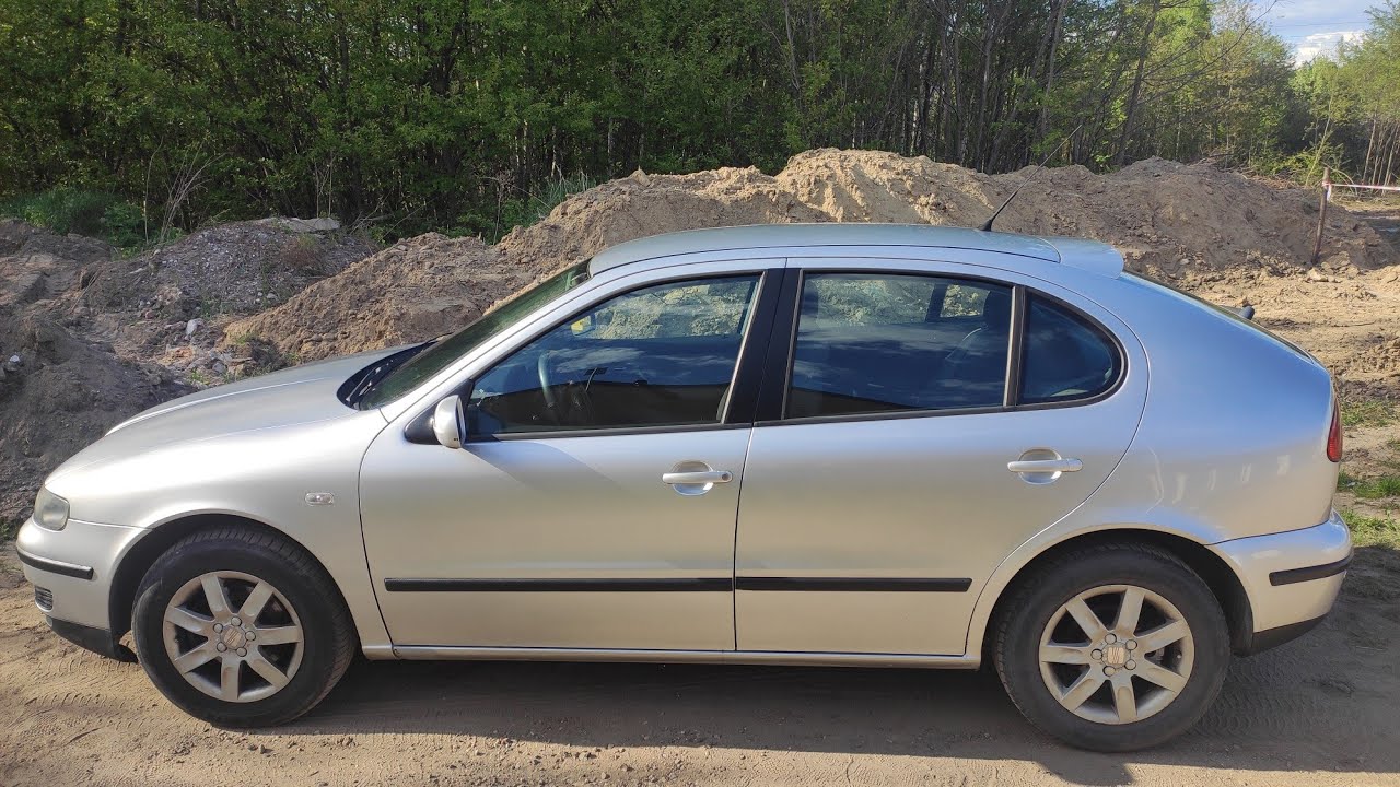 Seat leon demontaż boczka z drzwi