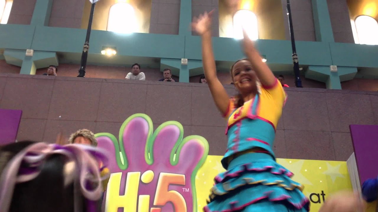 12 11 Hi 5 At Millenia Walk 1