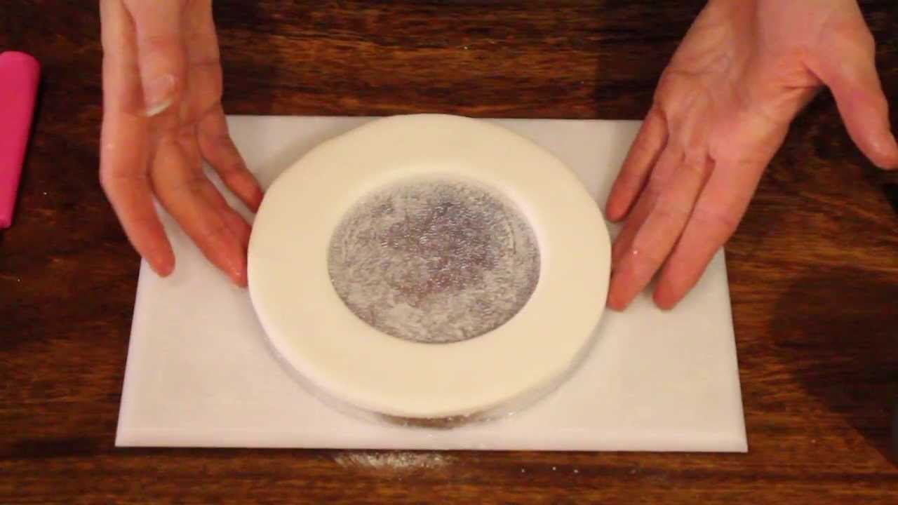 How to ice a cake board Zoe's Fancy Cakes How To Tutorial Zoes Fancy Cakes