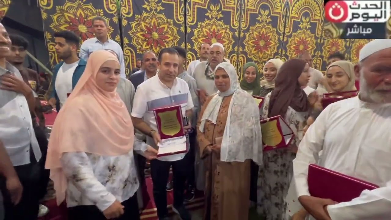 النائب أحمد بدوي يرسم البسمة على وجوه المتفوقين وأوائل الجامعات بقرية ترسا