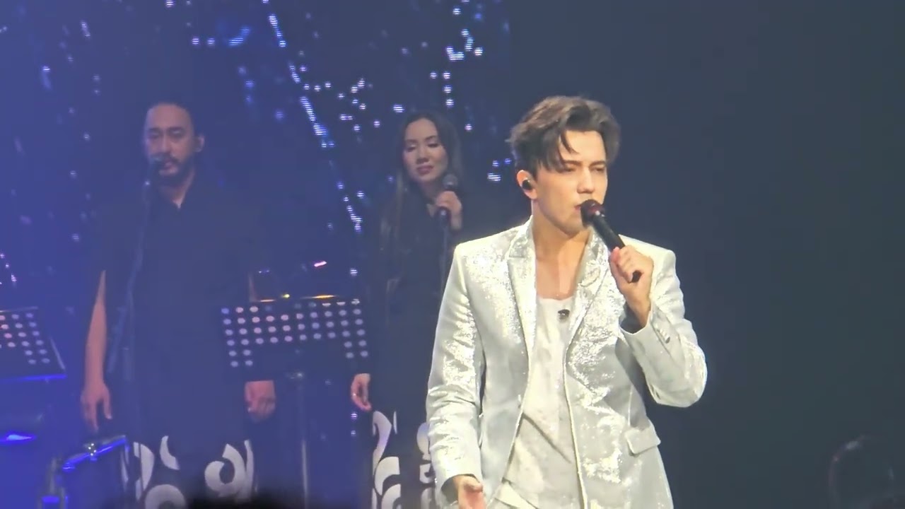Dimash   S O S  d´tun terrien en détresse 24 11 2024 Düsseldorf (fancam)